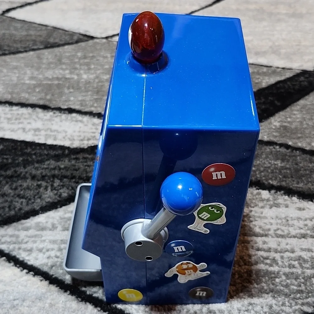 VINTAGE BLUE M&M WORLD COLLECTIBLE MEMORABILIA